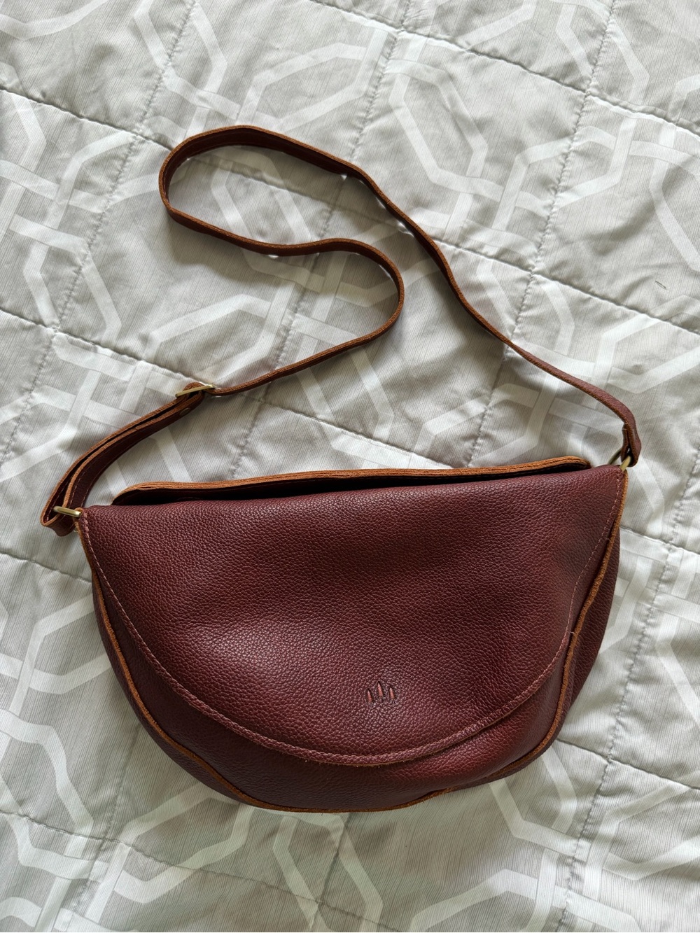 Portland Leather Large Koala Sling Bag in Nutmeg